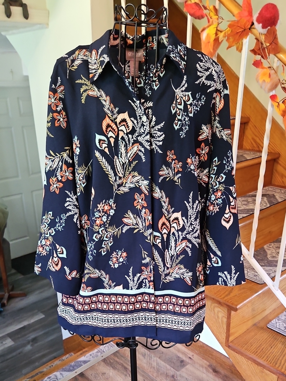 👚Chico's Navy Floral Print Button-Front Blouse
